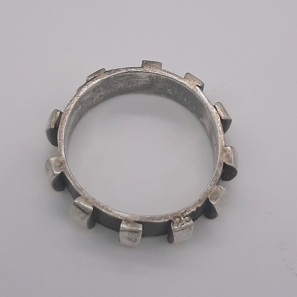 Modernist Sterling Silver Swiss Cross 4mm Band - Picture 5 of 7